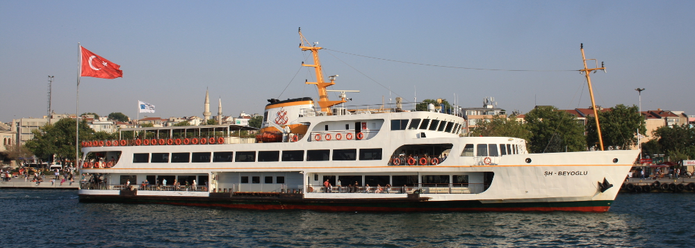 Princovy ostrovy - utečte ruchu Istanbulu 1 Lod Sehir Hatlari