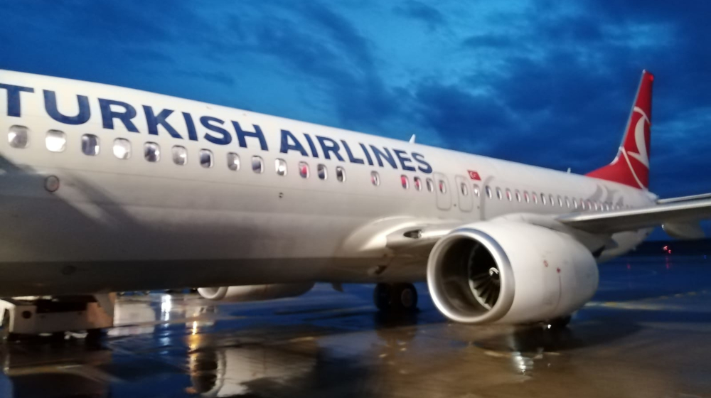 Rok po transplantaci vlasů v Turecku – Jak s odstupem času Lukáš hodnotí výsledek? 1 letadlo Turkish Airlines