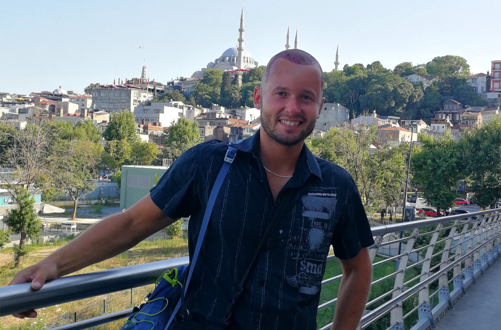 Osobní zkušenosti s transplantací vlasů v Turecku a vzkaz pro všechny, co nad ní přemýšlejí