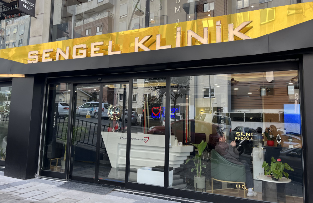 Zkušenost s novými zuby z Turecka – průběh, cena, a postřehy